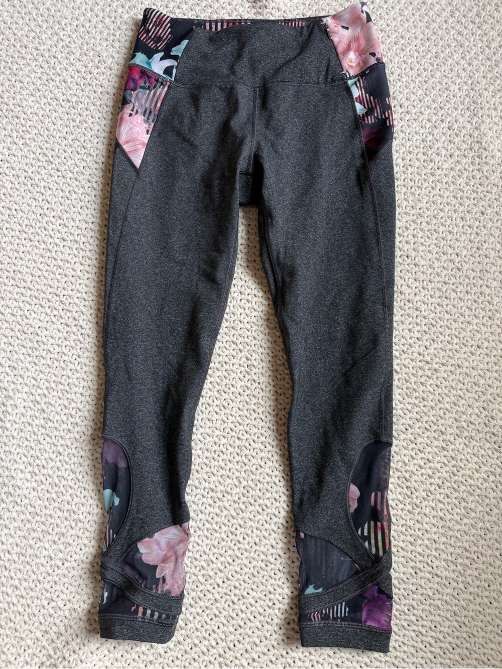 CALIA by Carrie Underwood Gray Workout Active Leggings with Pink Floral Panels